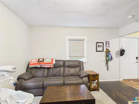 Living - 1306 N Main Ave, Sioux Falls, SD 57104 photo 3 of 3