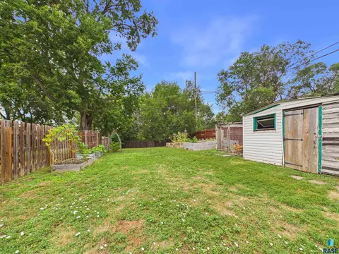 Exterior - 1306 N Main Ave, Sioux Falls, SD 57104 photo 4 of 4