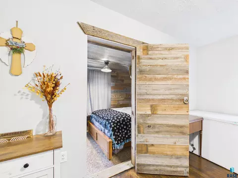 Bedroom - 1306 N Main Ave, Sioux Falls, SD 57104 photo 1 of 6