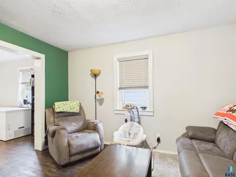 Living - 1306 N Main Ave, Sioux Falls, SD 57104 photo 1 of 3