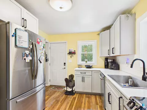 Kitchen - 1306 N Main Ave, Sioux Falls, SD 57104 photo 2 of 3