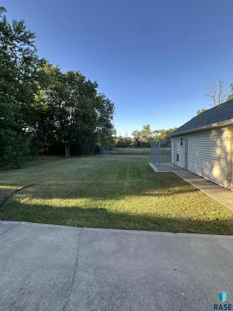 Exterior - 214 E Park Ave, Howard, SD 57349 photo 2 of 2