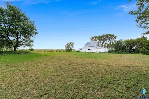 48359 266th St, Brandon, SD 57005 photo 7