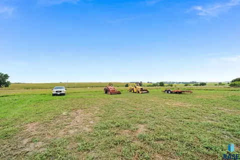 48359 266th St, Brandon, SD 57005 photo 9