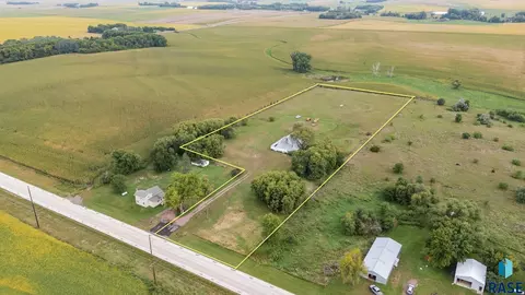 48359 266th St, Brandon, SD 57005 photo 2