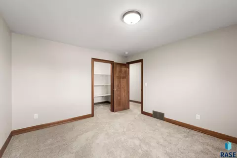 Bedroom - 48290 Arrowhead Pl, Canton, SD 57013 photo 6 of 6