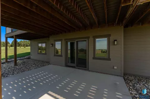 Exterior - 48290 Arrowhead Pl, Canton, SD 57013 photo 5 of 6
