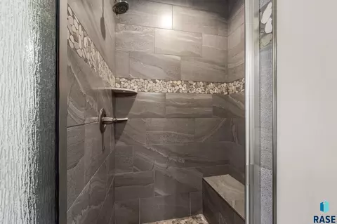 Bath - 48290 Arrowhead Pl, Canton, SD 57013 photo 3 of 7