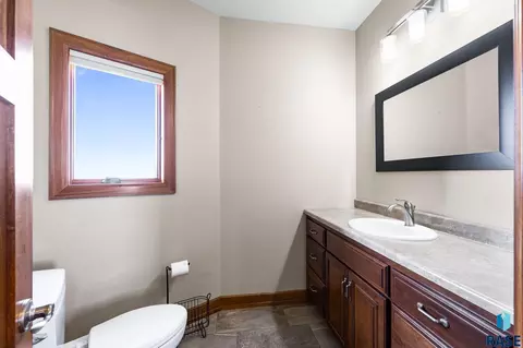Bath - 48290 Arrowhead Pl, Canton, SD 57013 photo 7 of 7