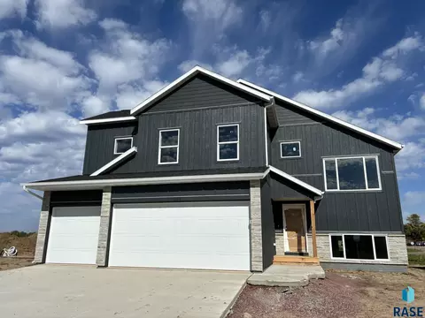 2124 E Alexa St, Brandon, SD 57005