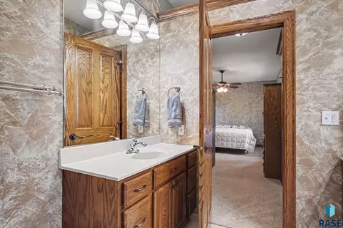Bath - 45993 241st St, Chester, SD 57016 photo 1 of 5