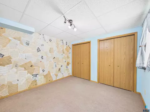 522 Cambridge Dr, Madison, SD 57042 photo 26