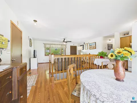 522 Cambridge Dr, Madison, SD 57042 photo 13