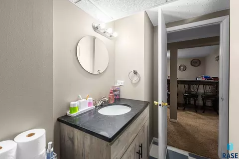 Bath - 805 5th St, Garretson, SD 57030 photo 3 of 4