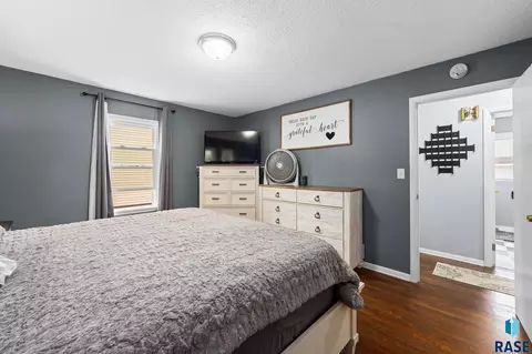 Bedroom - 805 5th St, Garretson, SD 57030 photo 6 of 9