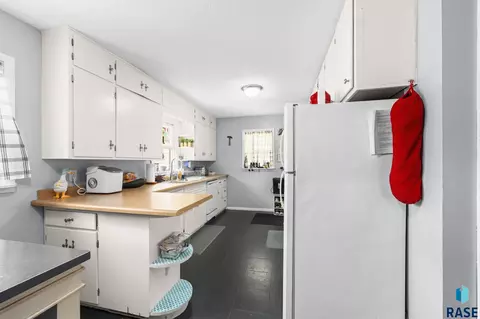 Kitchen - 805 5th St, Garretson, SD 57030 photo 1 of 6