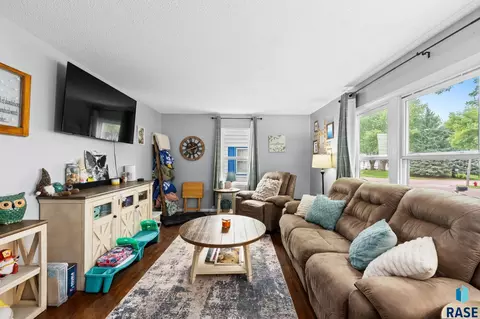 Living - 805 5th St, Garretson, SD 57030 photo 1 of 2