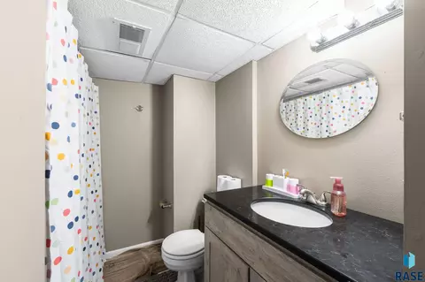 Bath - 805 5th St, Garretson, SD 57030 photo 4 of 4