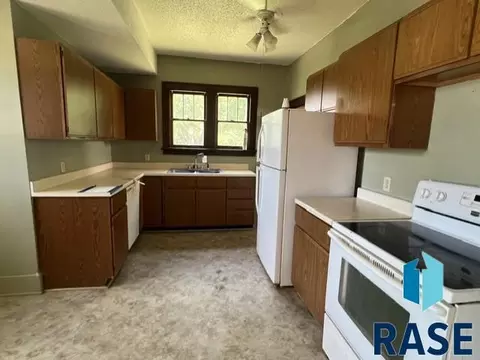 Kitchen - 507 N Dakota St, Canton, SD 57013 photo 1 of 3