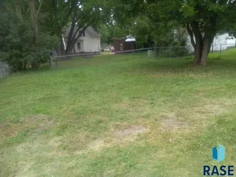 Exterior - 507 N Dakota St, Canton, SD 57013 photo 1 of 1