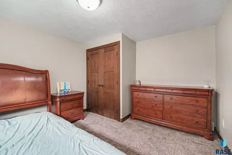 Bedroom - 8209 E Willow Leaf St, Sioux Falls, SD 57110 photo 5 of 7
