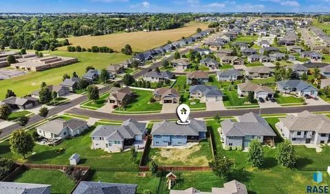 View/Area - 8209 E Willow Leaf St, Sioux Falls, SD 57110 photo 1 of 2