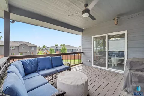 Exterior - 8209 E Willow Leaf St, Sioux Falls, SD 57110 photo 2 of 6