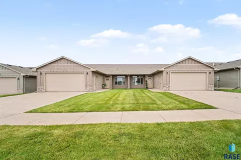 3513 E Bison Trl, Sioux Falls, SD 57108 photo 2
