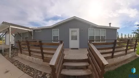 Exterior - 416 Captains Cove Pl, Pierre, SD 57501 photo 1 of 6