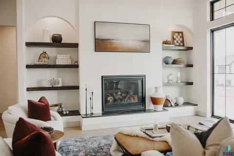 Living - 5501 E Morningside Cir, Sioux Falls, SD 57110 photo 5 of 5
