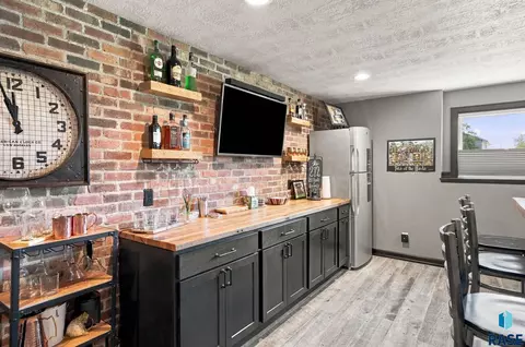 Kitchen - 4217 S Alpine Ave, Sioux Falls, SD 57110 photo 3 of 3