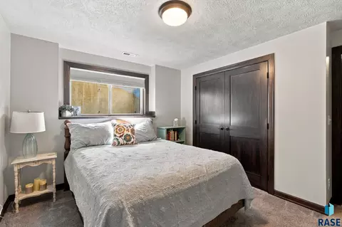 Bedroom - 4217 S Alpine Ave, Sioux Falls, SD 57110 photo 6 of 7