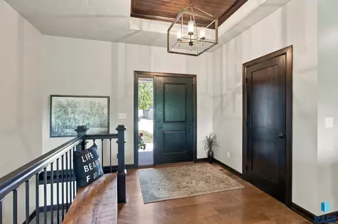 Entry Way - 4217 S Alpine Ave, Sioux Falls, SD 57110 photo 1 of 1
