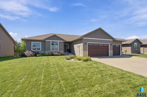 Exterior - 4217 S Alpine Ave, Sioux Falls, SD 57110 photo 5 of 5