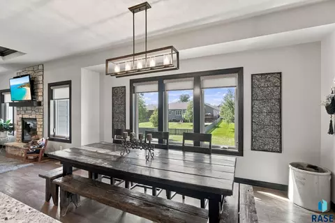 Dining - 4217 S Alpine Ave, Sioux Falls, SD 57110 photo 1 of 2