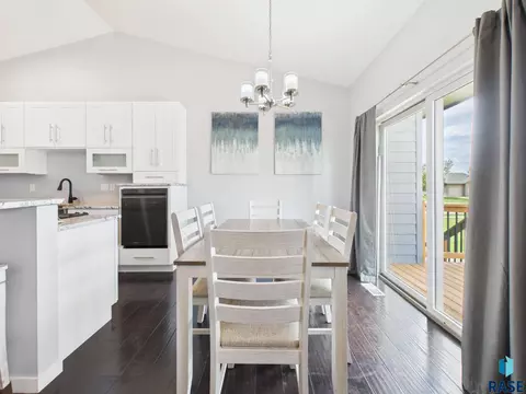 Dining - 6909 S Shadow Cir, Sioux Falls, SD 57108 photo 2 of 2