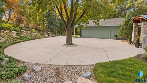 Exterior - 205 E Deer Haven Pl, Sioux Falls, SD 57105 photo 2 of 6