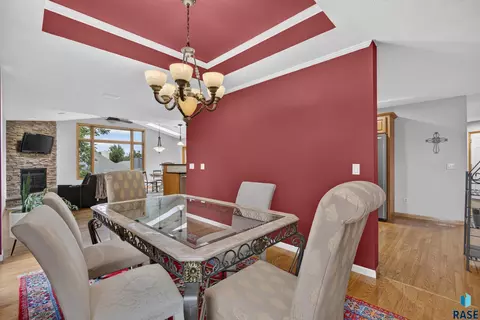 Dining - 3006 E Marson Dr, Sioux Falls, SD 57103 photo 2 of 4