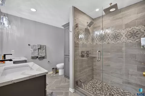 Bath - 3006 E Marson Dr, Sioux Falls, SD 57103 photo 1 of 8