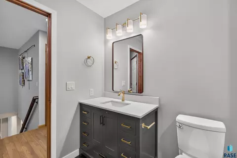 Bath - 3006 E Marson Dr, Sioux Falls, SD 57103 photo 7 of 8