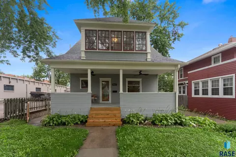805 S Phillips Ave, Sioux Falls, SD 57104