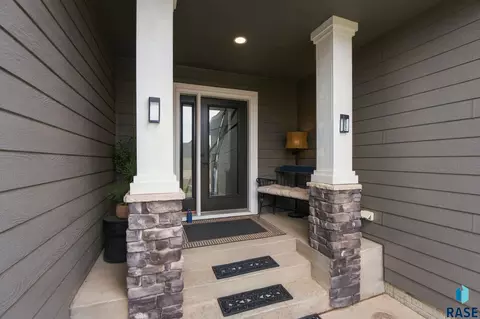 Exterior - 3604 E Prairie Wind St, Sioux Falls, SD 57108 photo 1 of 9
