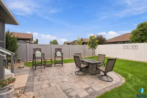 Exterior - 3604 E Prairie Wind St, Sioux Falls, SD 57108 photo 6 of 9