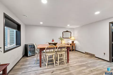 Dining - 3604 E Prairie Wind St, Sioux Falls, SD 57108 photo 4 of 4