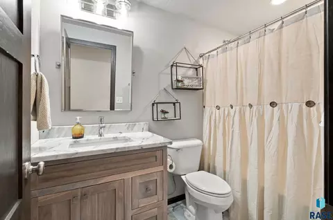 Bath - 3604 E Prairie Wind St, Sioux Falls, SD 57108 photo 5 of 5