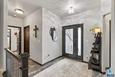 Entry Way - 3604 E Prairie Wind St, Sioux Falls, SD 57108 photo 2 of 2