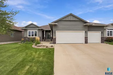 Exterior - 3604 E Prairie Wind St, Sioux Falls, SD 57108 photo 9 of 9