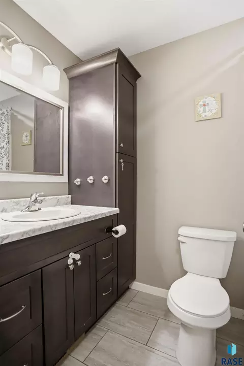 Bath - 335 S James Ave, Tea, SD 57064 photo 1 of 4