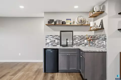 Kitchen - 335 S James Ave, Tea, SD 57064 photo 4 of 4