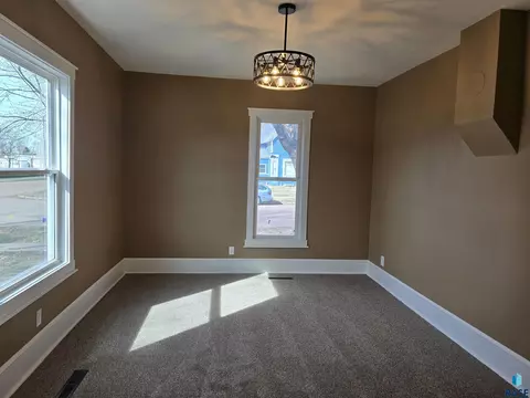 Living - 232 N Nesmith Ave, Sioux Falls, SD 57103 photo 1 of 1